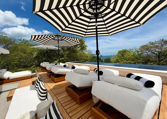 Hotel Noam By The Sea *