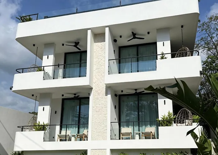 Noam By The Sea Tamarindo